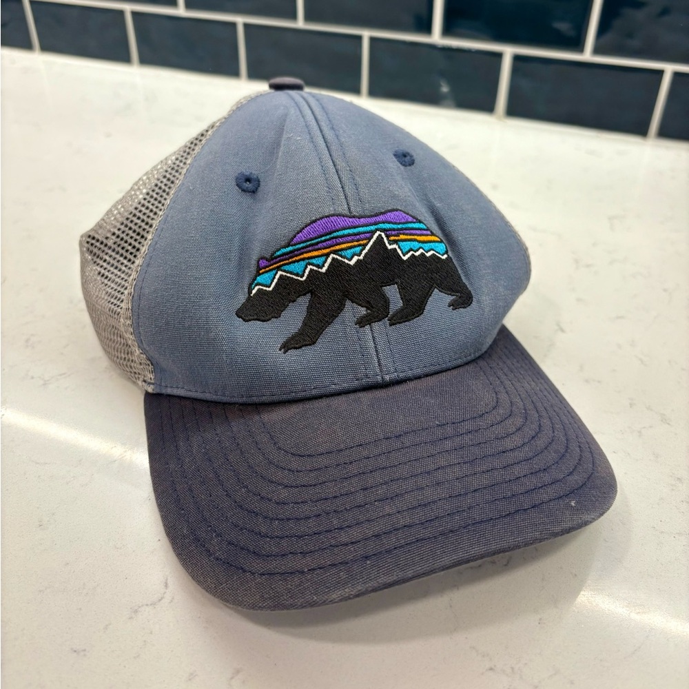 Patagonia Fitz Roy Bear Trucker Hat Gray Mesh Adjustable Snapback Outdoor Cap OS
